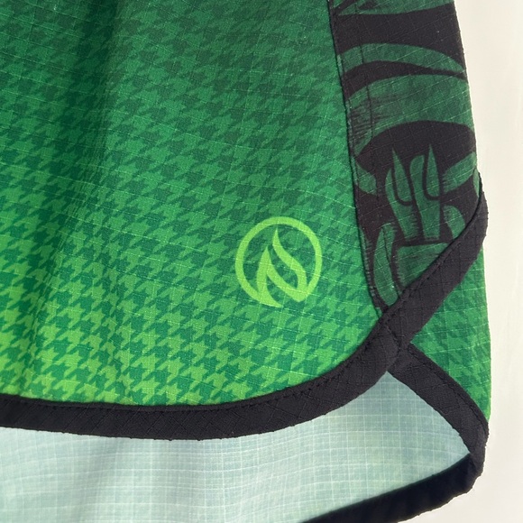 INKnBURN vintage women’s tech shirt and running shorts! - Picture 7 of 10